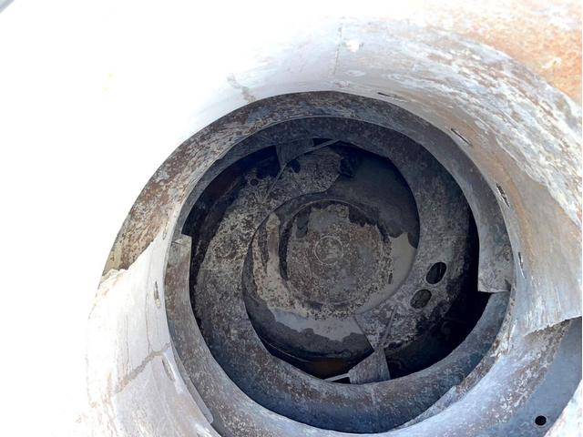 プロフィア ベースグレード　ミキサー車　車検：８年４月　カヤバ製　８．７立米　電動ホッパーカバー　３６０馬力　アドブルー　全塗装済　ＥＴＣ　ベッド付（11枚目）