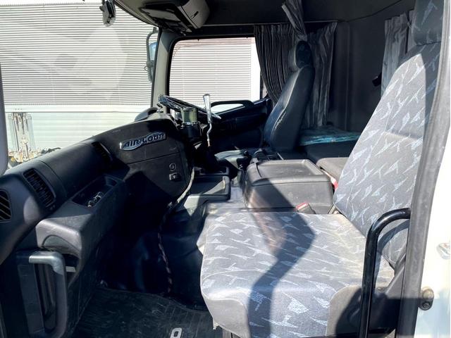 プロフィア ベースグレード　ミキサー車　車検：８年４月　カヤバ製　８．７立米　電動ホッパーカバー　３６０馬力　アドブルー　全塗装済　ＥＴＣ　ベッド付（45枚目）