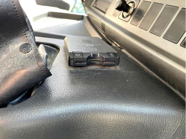 プロフィア ベースグレード　ミキサー車　車検：８年４月　カヤバ製　８．７立米　電動ホッパーカバー　３６０馬力　アドブルー　全塗装済　ＥＴＣ　ベッド付（51枚目）