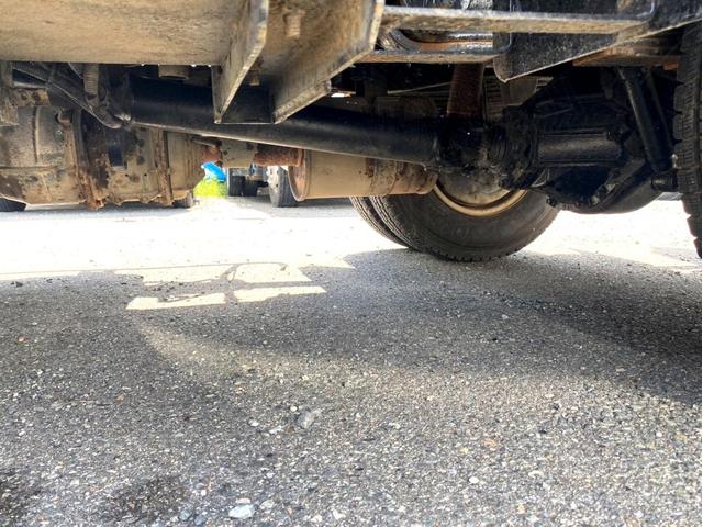 エルフトラック 　平成２１年　いすゞエルフ　散水車極東開発　ＬＨ０４－３０１Ｒ　容量　４０００Ｌ１５０馬力スペアタイヤ（8枚目）