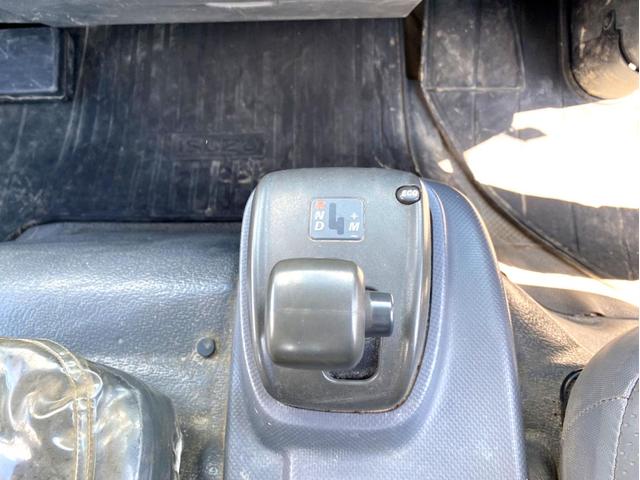 エルフトラック 　平成２１年　いすゞエルフ　散水車極東開発　ＬＨ０４－３０１Ｒ　容量　４０００Ｌ１５０馬力スペアタイヤ（27枚目）