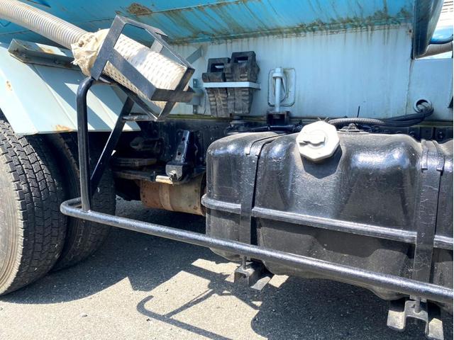 エルフトラック 　平成２１年　いすゞエルフ　散水車極東開発　ＬＨ０４－３０１Ｒ　容量　４０００Ｌ１５０馬力スペアタイヤ（34枚目）