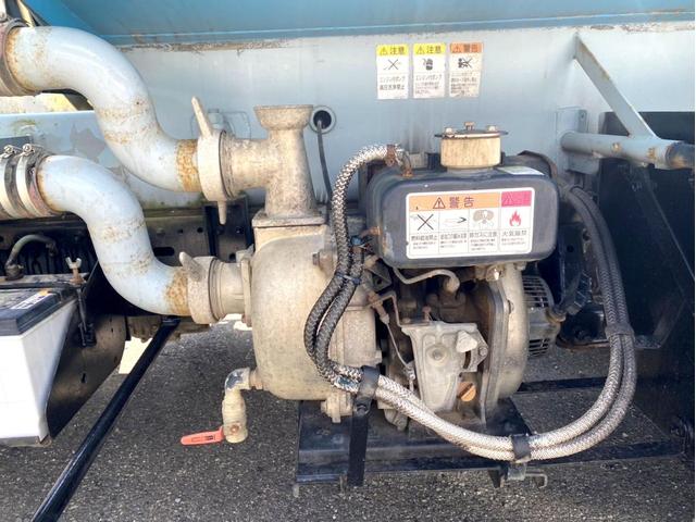 エルフトラック 　平成２１年　いすゞエルフ　散水車極東開発　ＬＨ０４－３０１Ｒ　容量　４０００Ｌ１５０馬力スペアタイヤ（40枚目）