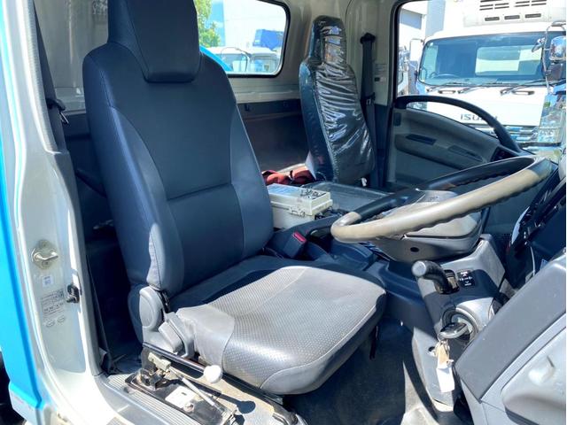 エルフトラック 　平成２１年　いすゞエルフ　散水車極東開発　ＬＨ０４－３０１Ｒ　容量　４０００Ｌ１５０馬力スペアタイヤ（48枚目）