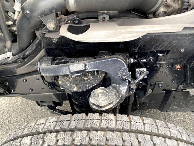 エルフトラック 　平成２１年　いすゞエルフ　平ボディ標準幅　ロング荷台内寸　：　４３６　１８０／ｃｍ　積載量　：　２０００ｋｇ準中型５ｔ未満坂道アシストＤＰＤＥＴＣスペアタイヤ（24枚目）