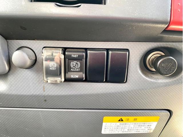 エルフトラック 　平成２１年　いすゞエルフ　平ボディ標準幅　ロング荷台内寸　：　４３６　１８０／ｃｍ　積載量　：　２０００ｋｇ準中型５ｔ未満坂道アシストＤＰＤＥＴＣスペアタイヤ（39枚目）