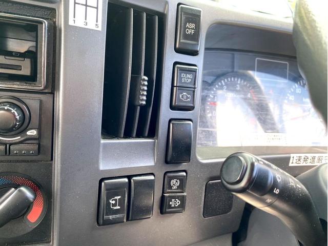 エルフトラック 　平成２１年　いすゞエルフ　平ボディ標準幅　ロング荷台内寸　：　４３６　１８０／ｃｍ　積載量　：　２０００ｋｇ準中型５ｔ未満坂道アシストＤＰＤＥＴＣスペアタイヤ（40枚目）