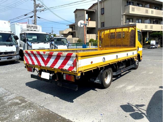 エルフトラック 　平ボディ　ワイドロング　１５０馬力　荷台内寸：４５０　２０７／ｃｍ　最大積載量：２０００ｋｇ　準中型５ｔ未満　ＥＴＣ　スペアタイヤ（3枚目）