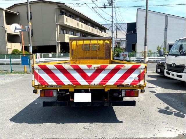 エルフトラック 　平ボディ　ワイドロング　１５０馬力　荷台内寸：４５０　２０７／ｃｍ　最大積載量：２０００ｋｇ　準中型５ｔ未満　ＥＴＣ　スペアタイヤ（6枚目）