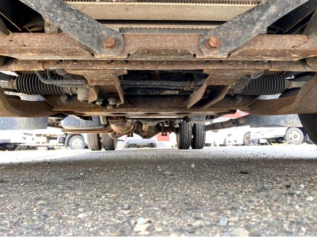 エルフトラック 　平ボディ　ワイドロング　１５０馬力　荷台内寸：４５０　２０７／ｃｍ　最大積載量：２０００ｋｇ　準中型５ｔ未満　ＥＴＣ　スペアタイヤ（19枚目）