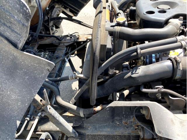 エルフトラック 　平ボディ　ワイドロング　１５０馬力　荷台内寸：４５０　２０７／ｃｍ　最大積載量：２０００ｋｇ　準中型５ｔ未満　ＥＴＣ　スペアタイヤ（23枚目）