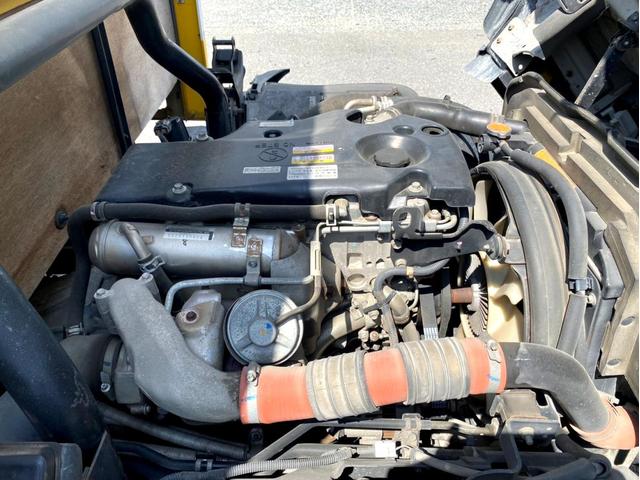 エルフトラック 　平ボディ　ワイドロング　１５０馬力　荷台内寸：４５０　２０７／ｃｍ　最大積載量：２０００ｋｇ　準中型５ｔ未満　ＥＴＣ　スペアタイヤ（26枚目）