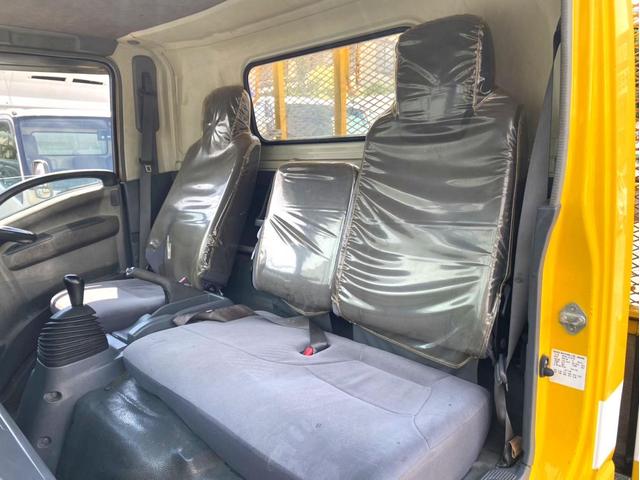 エルフトラック 　平ボディ　ワイドロング　１５０馬力　荷台内寸：４５０　２０７／ｃｍ　最大積載量：２０００ｋｇ　準中型５ｔ未満　ＥＴＣ　スペアタイヤ（36枚目）