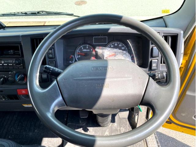 エルフトラック 　平ボディ　ワイドロング　１５０馬力　荷台内寸：４５０　２０７／ｃｍ　最大積載量：２０００ｋｇ　準中型５ｔ未満　ＥＴＣ　スペアタイヤ（37枚目）