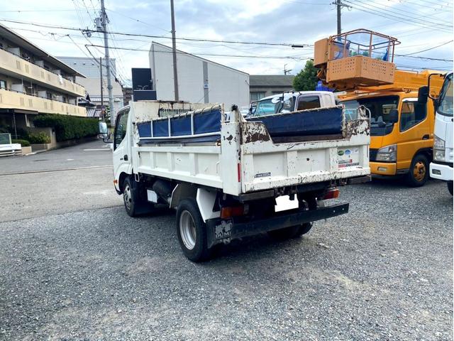 デュトロ ベースグレード　３ｔダンプ　高床　コボレーン　１０尺　ＥＴＣ　１３５馬力　エアループ　スペアタイヤ　坂道アシスト（4枚目）