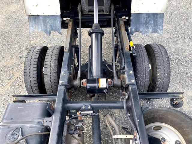 デュトロ ベースグレード　３ｔダンプ　高床　コボレーン　１０尺　ＥＴＣ　１３５馬力　エアループ　スペアタイヤ　坂道アシスト（16枚目）