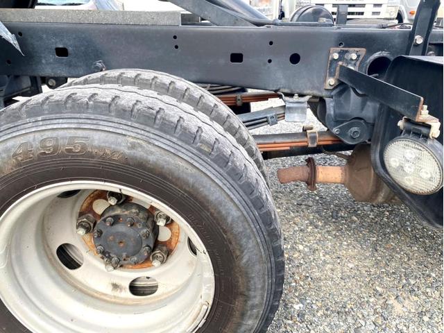 デュトロ ベースグレード　３ｔダンプ　高床　コボレーン　１０尺　ＥＴＣ　１３５馬力　エアループ　スペアタイヤ　坂道アシスト（23枚目）