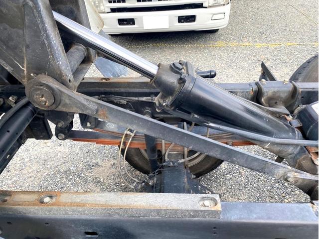 デュトロ ベースグレード　３ｔダンプ　高床　コボレーン　１０尺　ＥＴＣ　１３５馬力　エアループ　スペアタイヤ　坂道アシスト（25枚目）