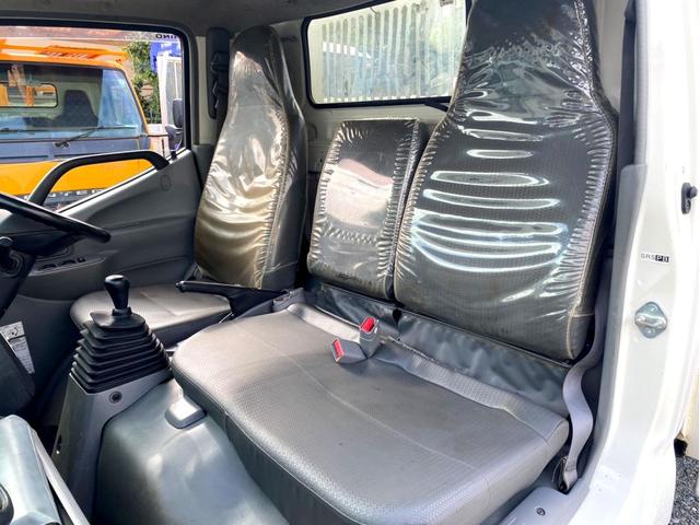 デュトロ ベースグレード　３ｔダンプ　高床　コボレーン　１０尺　ＥＴＣ　１３５馬力　エアループ　スペアタイヤ　坂道アシスト（44枚目）