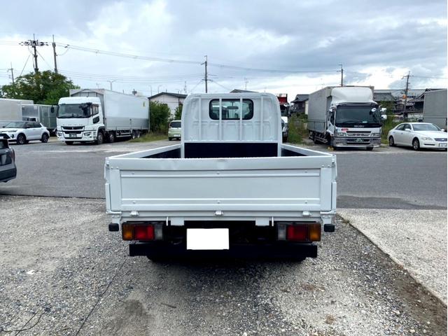 エルフトラック 　２ｔ　平ボディ　１０尺　荷台鉄板　１５０馬力　ＥＴＣ　準中型５ｔ未満　全塗装済　スペアタイヤ（6枚目）