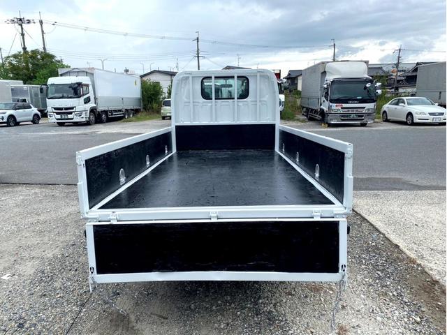 エルフトラック 　２ｔ　平ボディ　１０尺　荷台鉄板　１５０馬力　ＥＴＣ　準中型５ｔ未満　全塗装済　スペアタイヤ（7枚目）