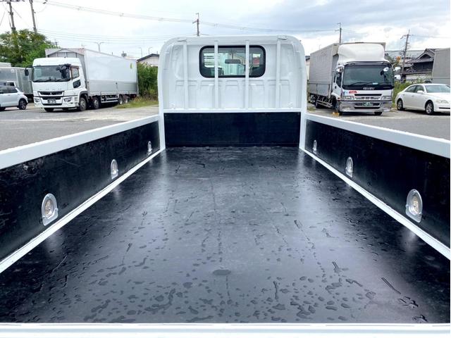 エルフトラック 　２ｔ　平ボディ　１０尺　荷台鉄板　１５０馬力　ＥＴＣ　準中型５ｔ未満　全塗装済　スペアタイヤ（8枚目）