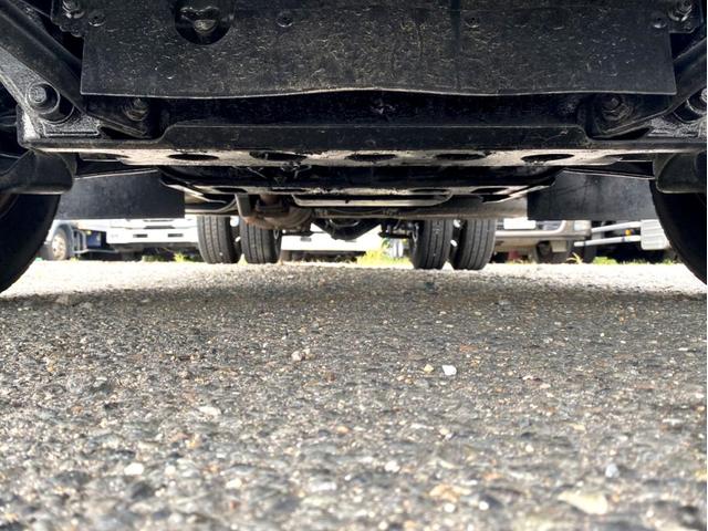 エルフトラック 　２ｔ　平ボディ　１０尺　荷台鉄板　１５０馬力　ＥＴＣ　準中型５ｔ未満　全塗装済　スペアタイヤ（19枚目）