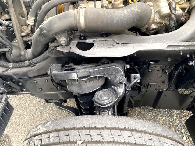 エルフトラック 　２ｔ　平ボディ　１０尺　荷台鉄板　１５０馬力　ＥＴＣ　準中型５ｔ未満　全塗装済　スペアタイヤ（23枚目）