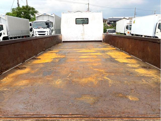 ファイター 　平成１７年　三菱ふそうファイター　平ボディ荷台鉄板荷台内寸　：　５７６　２１５／ｃｍ　積載量　：　３８５０ｋｇ２１０馬力スペアタイヤ（8枚目）