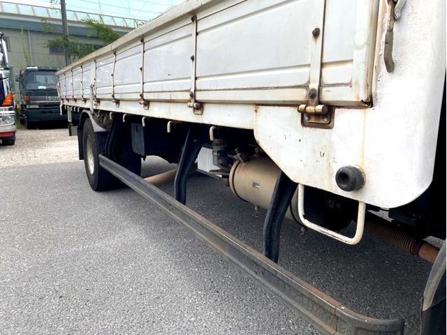 ファイター 　平成１７年　三菱ふそうファイター　平ボディ荷台鉄板荷台内寸　：　５７６　２１５／ｃｍ　積載量　：　３８５０ｋｇ２１０馬力スペアタイヤ（9枚目）