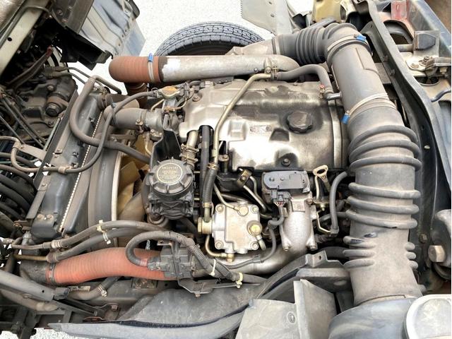 ファイター 　平成１７年　三菱ふそうファイター　平ボディ荷台鉄板荷台内寸　：　５７６　２１５／ｃｍ　積載量　：　３８５０ｋｇ２１０馬力スペアタイヤ（22枚目）