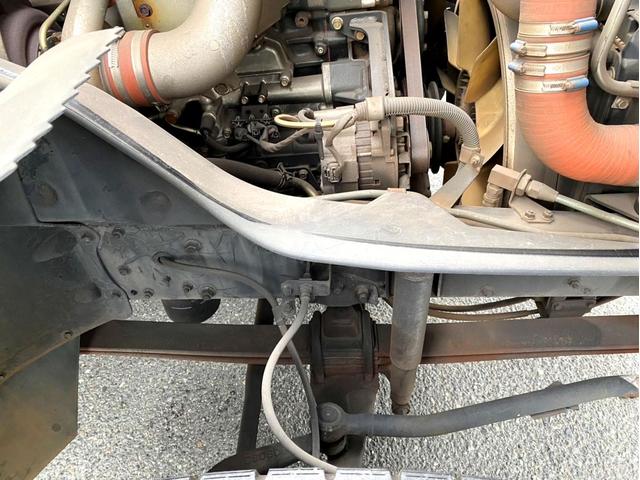 ファイター 　平成１７年　三菱ふそうファイター　平ボディ荷台鉄板荷台内寸　：　５７６　２１５／ｃｍ　積載量　：　３８５０ｋｇ２１０馬力スペアタイヤ（27枚目）