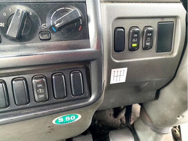 ファイター 　平成１７年　三菱ふそうファイター　平ボディ荷台鉄板荷台内寸　：　５７６　２１５／ｃｍ　積載量　：　３８５０ｋｇ２１０馬力スペアタイヤ（37枚目）