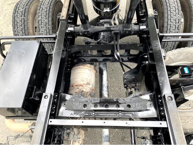 フォワード ダンプ　４ｔ　ダンプ　コボレーン付　荷台内寸：３４０　２０６／ｃｍ　最大積載量：３８５０ｋｇ　全塗装済　スペアタイヤ（14枚目）