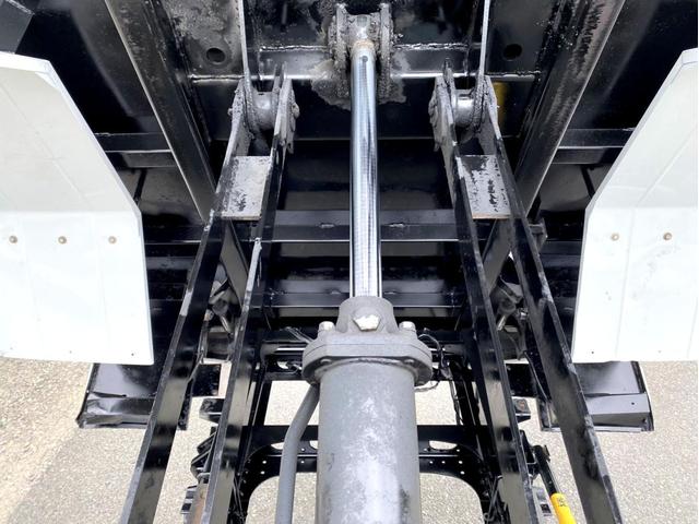フォワード ダンプ　４ｔ　ダンプ　コボレーン付　荷台内寸：３４０　２０６／ｃｍ　最大積載量：３８５０ｋｇ　全塗装済　スペアタイヤ（16枚目）