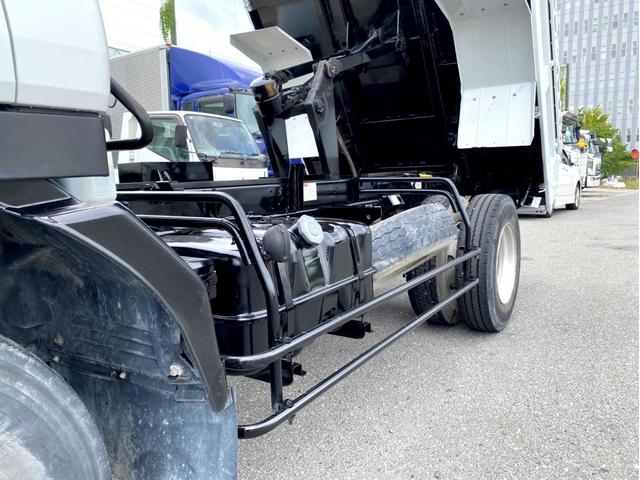 フォワード ダンプ　４ｔ　ダンプ　コボレーン付　荷台内寸：３４０　２０６／ｃｍ　最大積載量：３８５０ｋｇ　全塗装済　スペアタイヤ（18枚目）