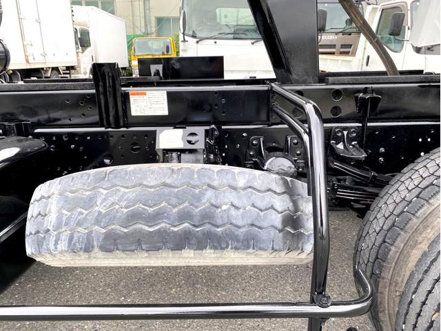 フォワード ダンプ　４ｔ　ダンプ　コボレーン付　荷台内寸：３４０　２０６／ｃｍ　最大積載量：３８５０ｋｇ　全塗装済　スペアタイヤ（24枚目）