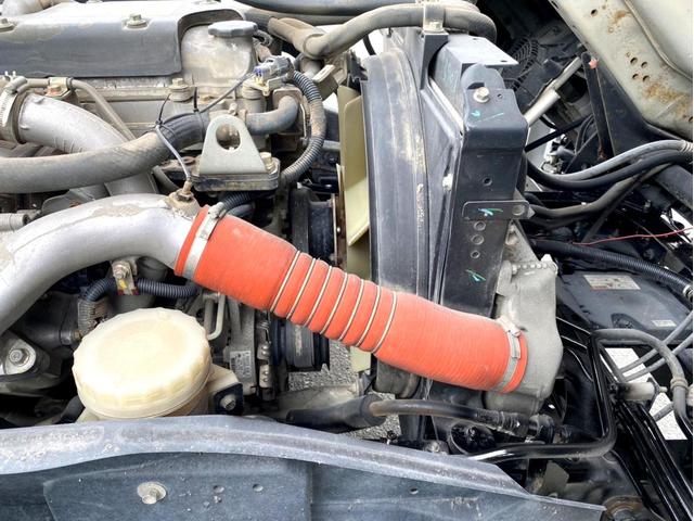 フォワード ダンプ　４ｔ　ダンプ　コボレーン付　荷台内寸：３４０　２０６／ｃｍ　最大積載量：３８５０ｋｇ　全塗装済　スペアタイヤ（34枚目）