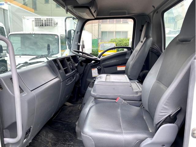 フォワード ダンプ　４ｔ　ダンプ　コボレーン付　荷台内寸：３４０　２０６／ｃｍ　最大積載量：３８５０ｋｇ　全塗装済　スペアタイヤ（40枚目）