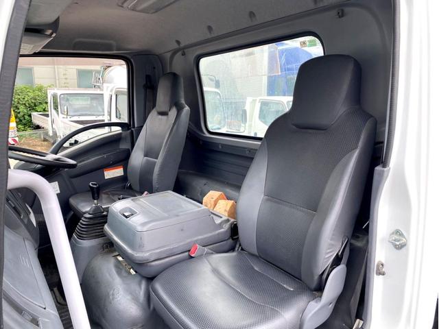 フォワード ダンプ　４ｔ　ダンプ　コボレーン付　荷台内寸：３４０　２０６／ｃｍ　最大積載量：３８５０ｋｇ　全塗装済　スペアタイヤ（42枚目）