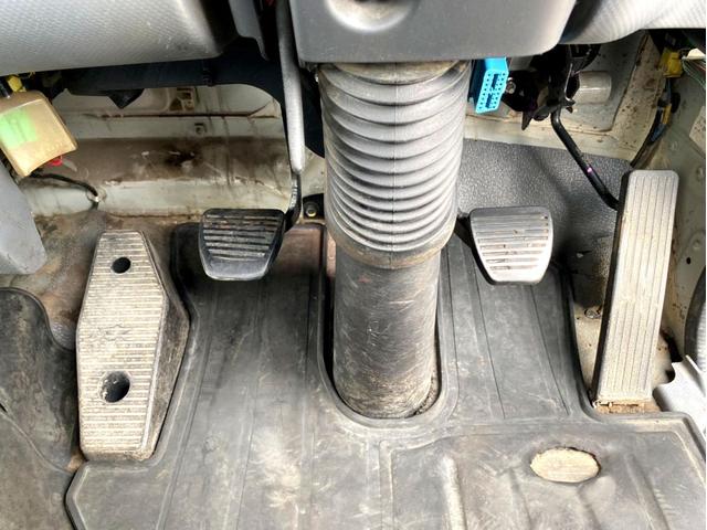 フォワード ダンプ　４ｔ　ダンプ　コボレーン付　荷台内寸：３４０　２０６／ｃｍ　最大積載量：３８５０ｋｇ　全塗装済　スペアタイヤ（49枚目）