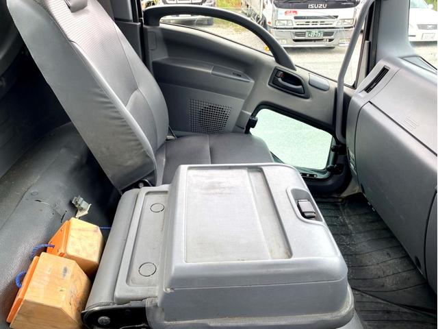 フォワード ダンプ　４ｔ　ダンプ　コボレーン付　荷台内寸：３４０　２０６／ｃｍ　最大積載量：３８５０ｋｇ　全塗装済　スペアタイヤ（50枚目）