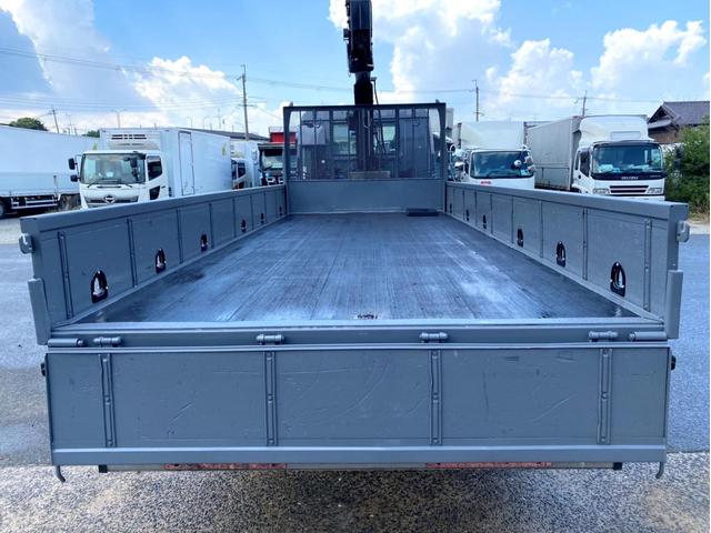 フォワード 　平ボディ　クレーン付　タダノ４段クレーン　ＥＳ２４０４　フックイン　２．９３ｔ吊　荷台内寸：５４８　２１７／ｃｍ　最大積載量：２９００ｋｇ　全塗装済　スペアタイアヤ（7枚目）