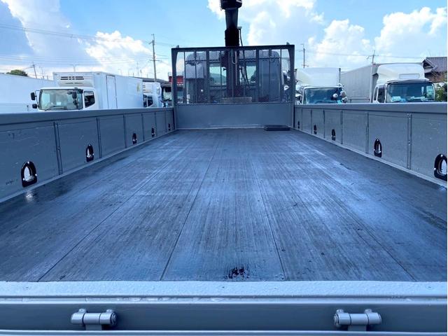 フォワード 　平ボディ　クレーン付　タダノ４段クレーン　ＥＳ２４０４　フックイン　２．９３ｔ吊　荷台内寸：５４８　２１７／ｃｍ　最大積載量：２９００ｋｇ　全塗装済　スペアタイアヤ（8枚目）