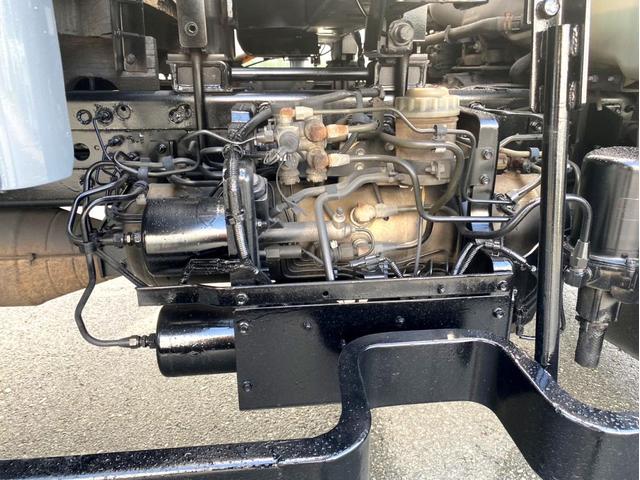 フォワード 　平ボディ　クレーン付　タダノ４段クレーン　ＥＳ２４０４　フックイン　２．９３ｔ吊　荷台内寸：５４８　２１７／ｃｍ　最大積載量：２９００ｋｇ　全塗装済　スペアタイアヤ（19枚目）