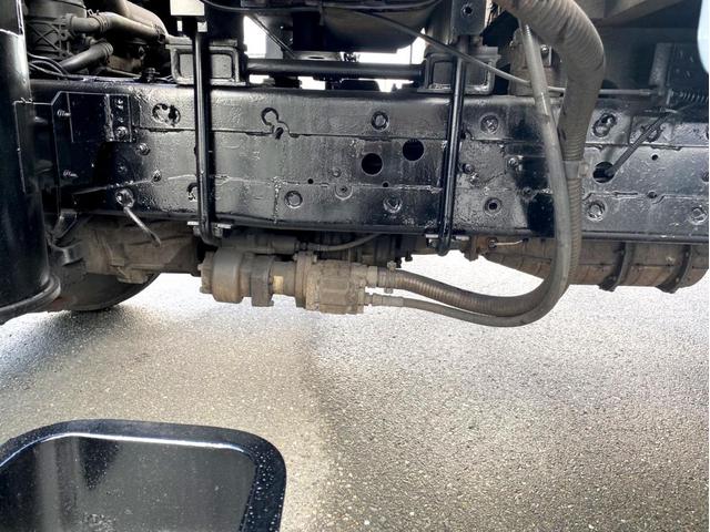 フォワード 　平ボディ　クレーン付　タダノ４段クレーン　ＥＳ２４０４　フックイン　２．９３ｔ吊　荷台内寸：５４８　２１７／ｃｍ　最大積載量：２９００ｋｇ　全塗装済　スペアタイアヤ（23枚目）