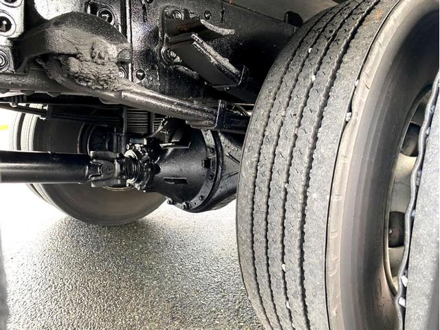 フォワード 　平ボディ　クレーン付　タダノ４段クレーン　ＥＳ２４０４　フックイン　２．９３ｔ吊　荷台内寸：５４８　２１７／ｃｍ　最大積載量：２９００ｋｇ　全塗装済　スペアタイアヤ（26枚目）