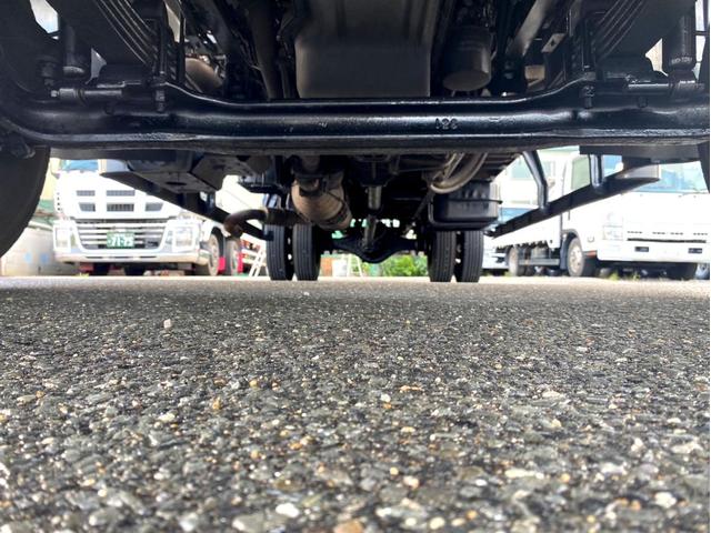 フォワード 　平ボディ　クレーン付　タダノ４段クレーン　ＥＳ２４０４　フックイン　２．９３ｔ吊　荷台内寸：５４８　２１７／ｃｍ　最大積載量：２９００ｋｇ　全塗装済　スペアタイアヤ（28枚目）