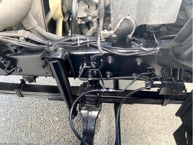 フォワード 　平ボディ　クレーン付　タダノ４段クレーン　ＥＳ２４０４　フックイン　２．９３ｔ吊　荷台内寸：５４８　２１７／ｃｍ　最大積載量：２９００ｋｇ　全塗装済　スペアタイアヤ（32枚目）