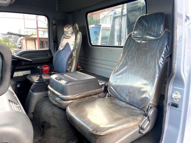 フォワード 　平ボディ　クレーン付　タダノ４段クレーン　ＥＳ２４０４　フックイン　２．９３ｔ吊　荷台内寸：５４８　２１７／ｃｍ　最大積載量：２９００ｋｇ　全塗装済　スペアタイアヤ（44枚目）